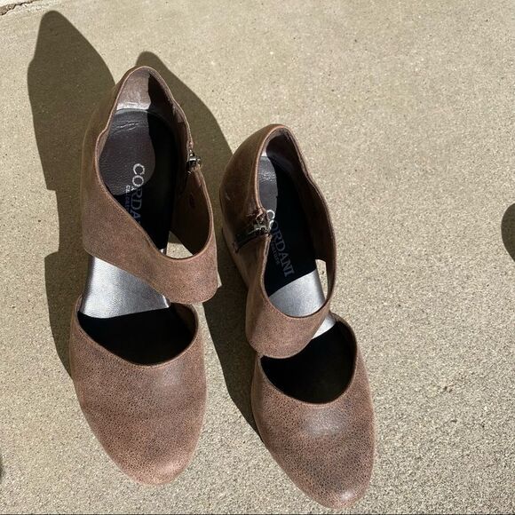 🍄 Cordani Brown Heeled Wedges - Picture 6 of 7